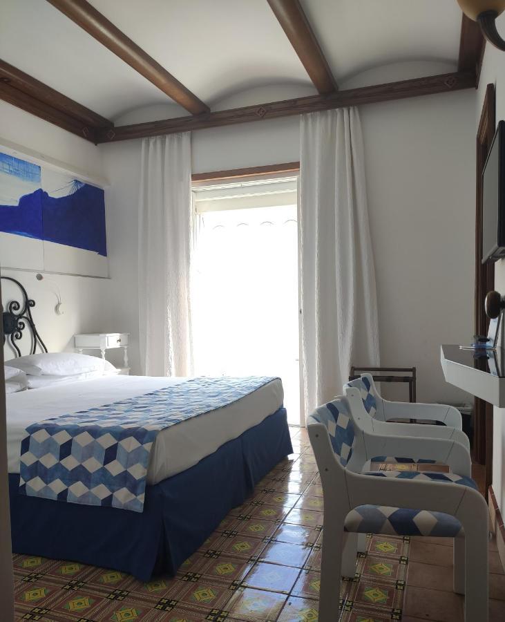 Taverna Del Capitano Marina del Cantone エクステリア 写真