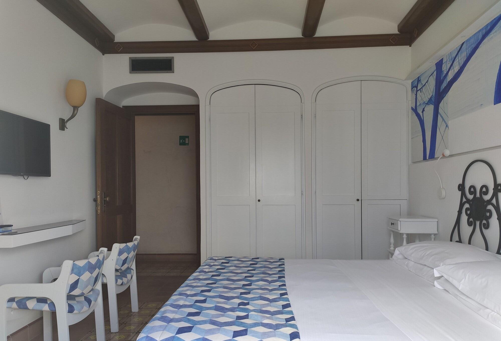 Taverna Del Capitano Marina del Cantone エクステリア 写真