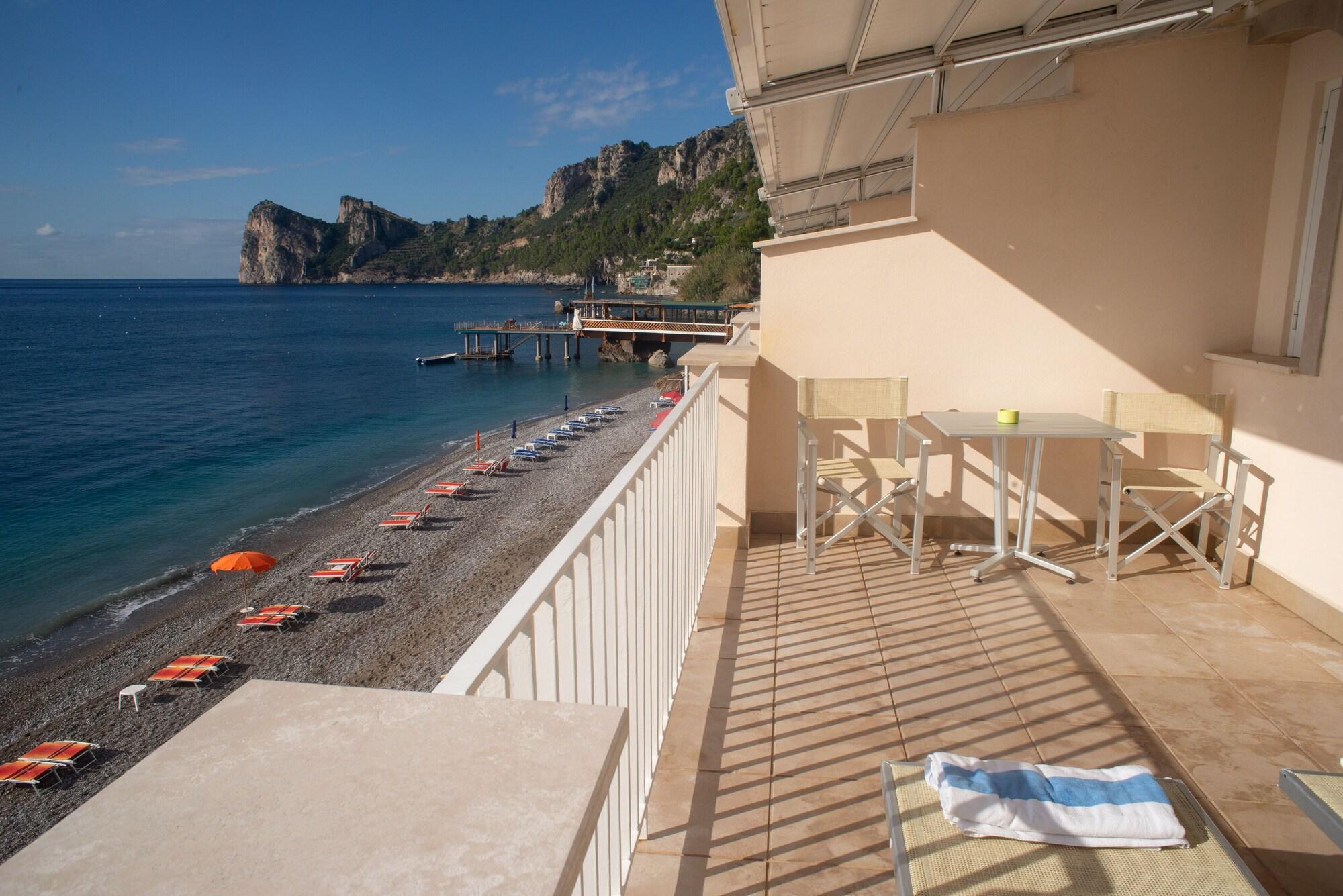 Taverna Del Capitano Marina del Cantone エクステリア 写真