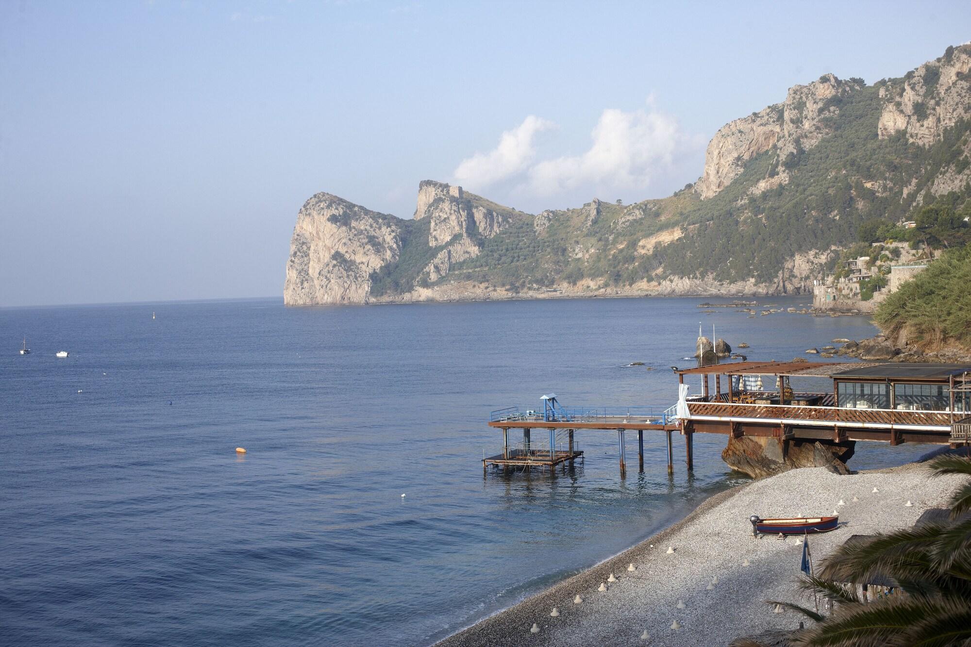 Taverna Del Capitano Marina del Cantone エクステリア 写真